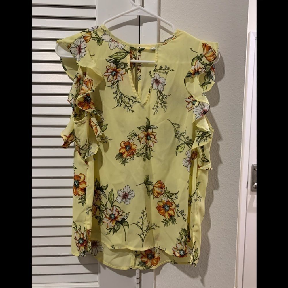 Crescent & Willough White Floral Ruffle Blouse S